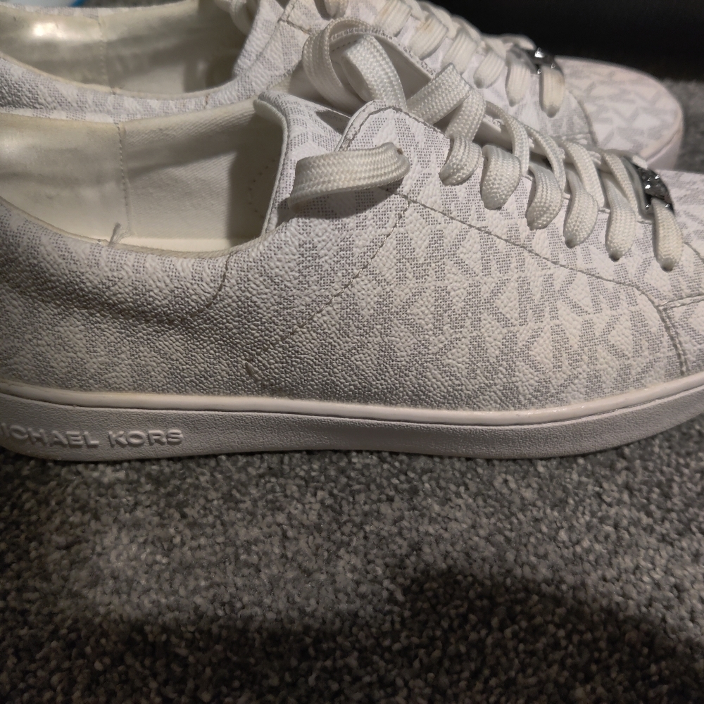 Women shoes